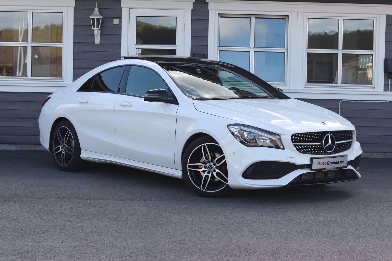 Hovedbilde av Mercedes-Benz CLA