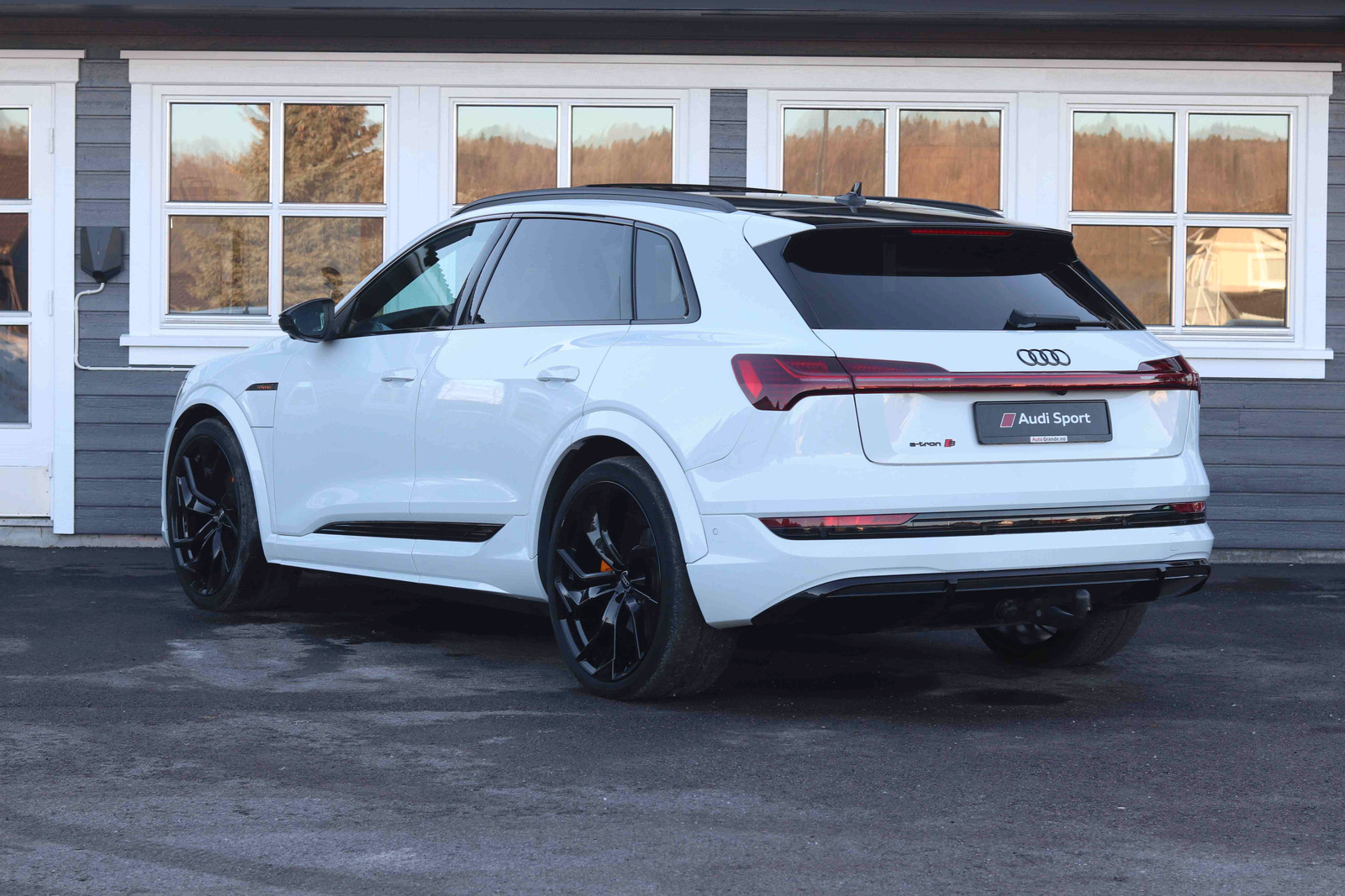 Hovedbilde av Audi e-tron