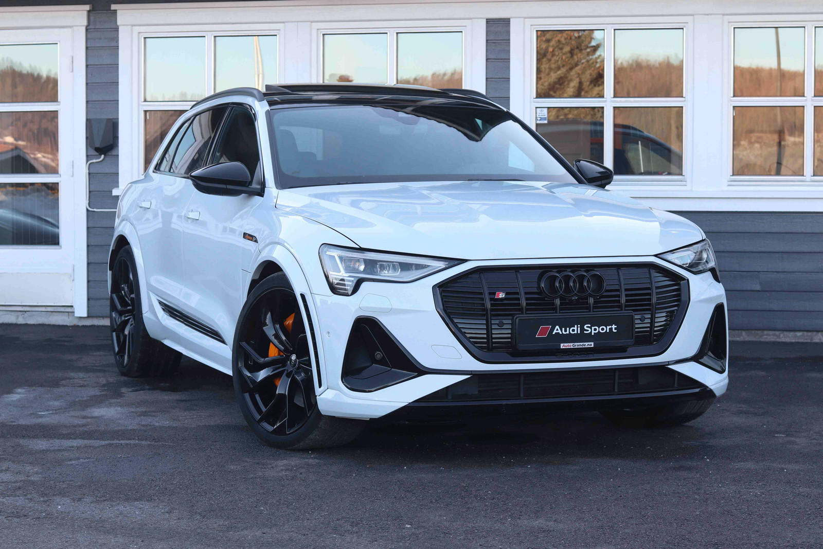 Hovedbilde av Audi e-tron
