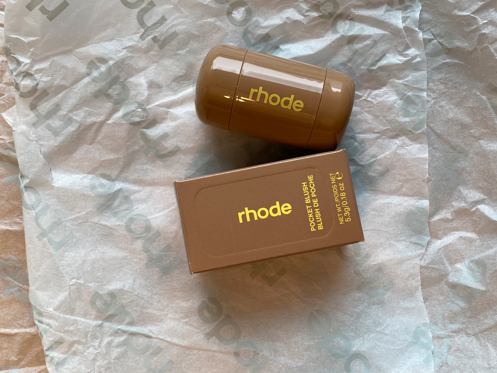Rhode Pocket Blush- Sun Soak☀️🧡 | FINN-torget