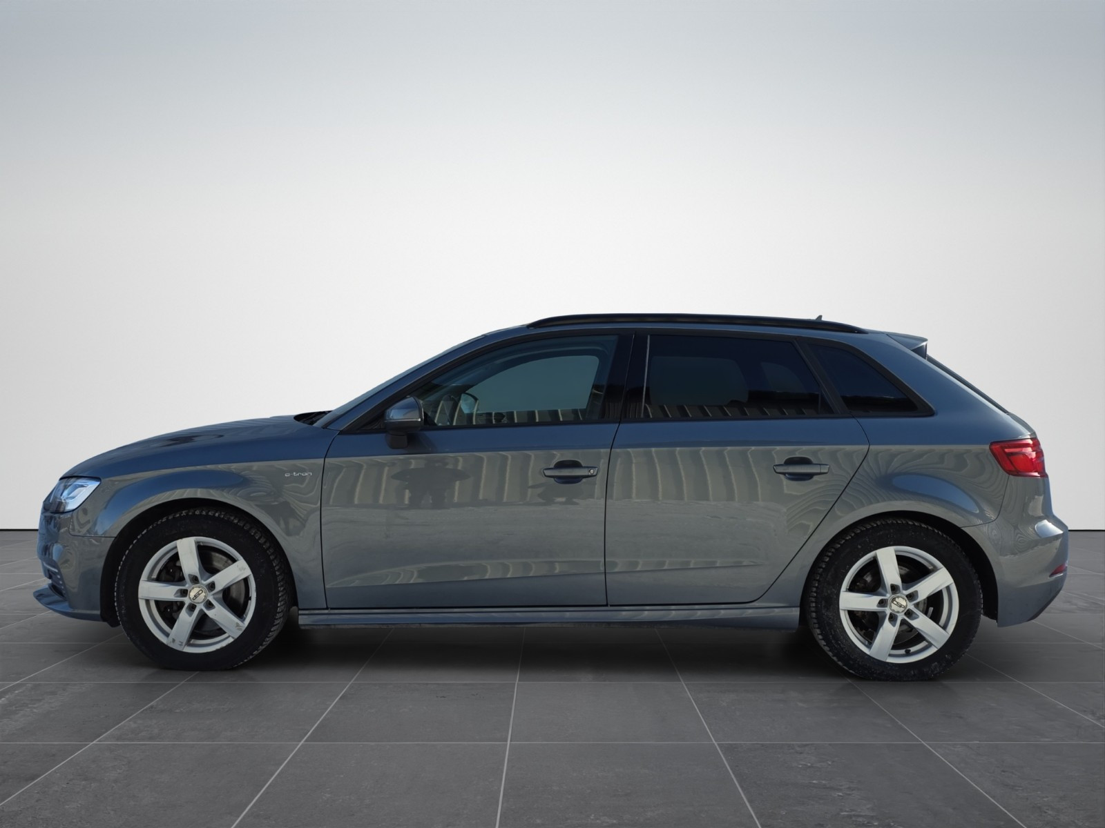 Audi A3 E-Tron / Sportsseter / ACC / Pano / Keyless / R.Kamera/ 3