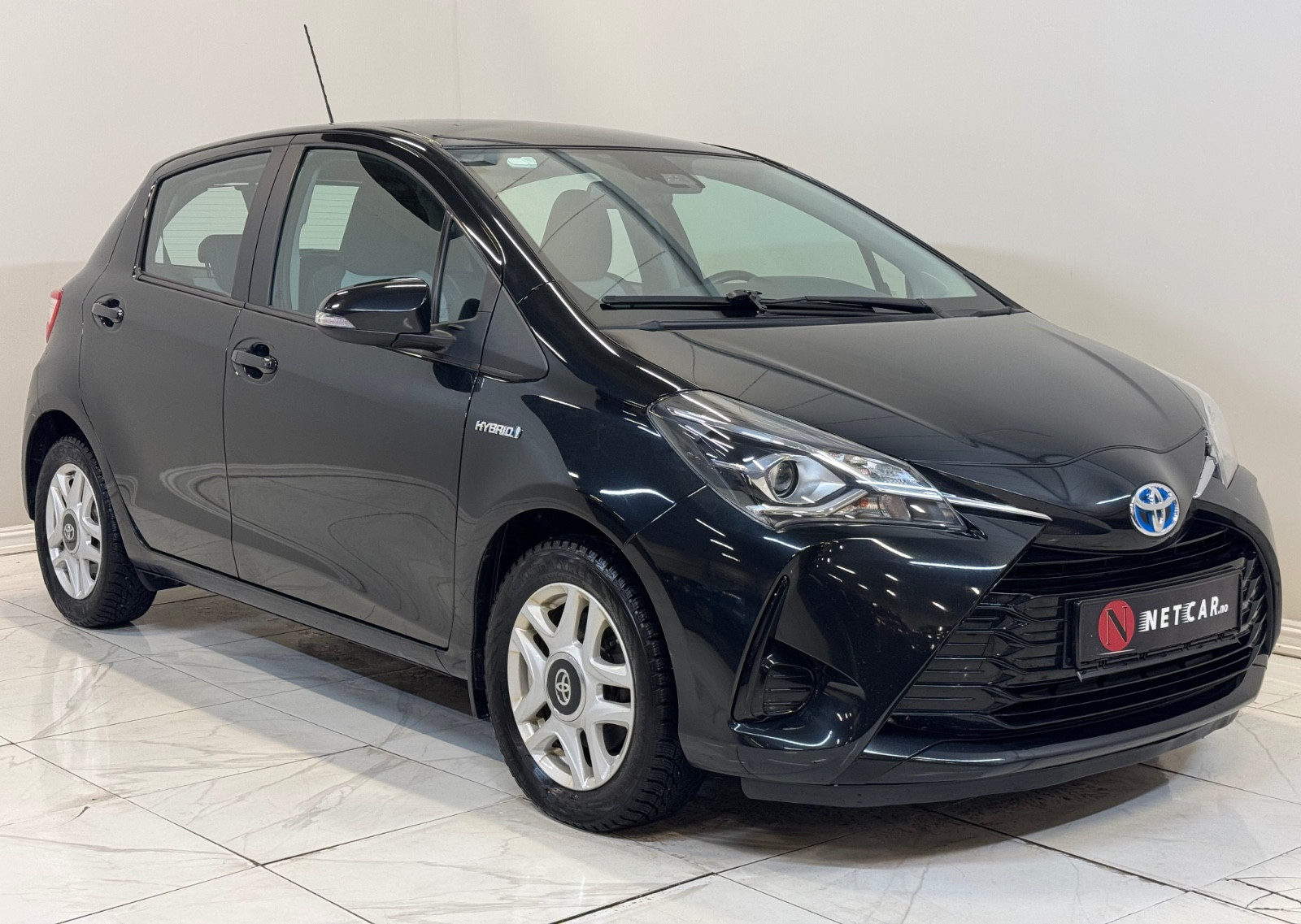 Toyota Yaris HYBRID AUTOMAT/RYGGEKAMERA/NAVI/AC LAV KM 2