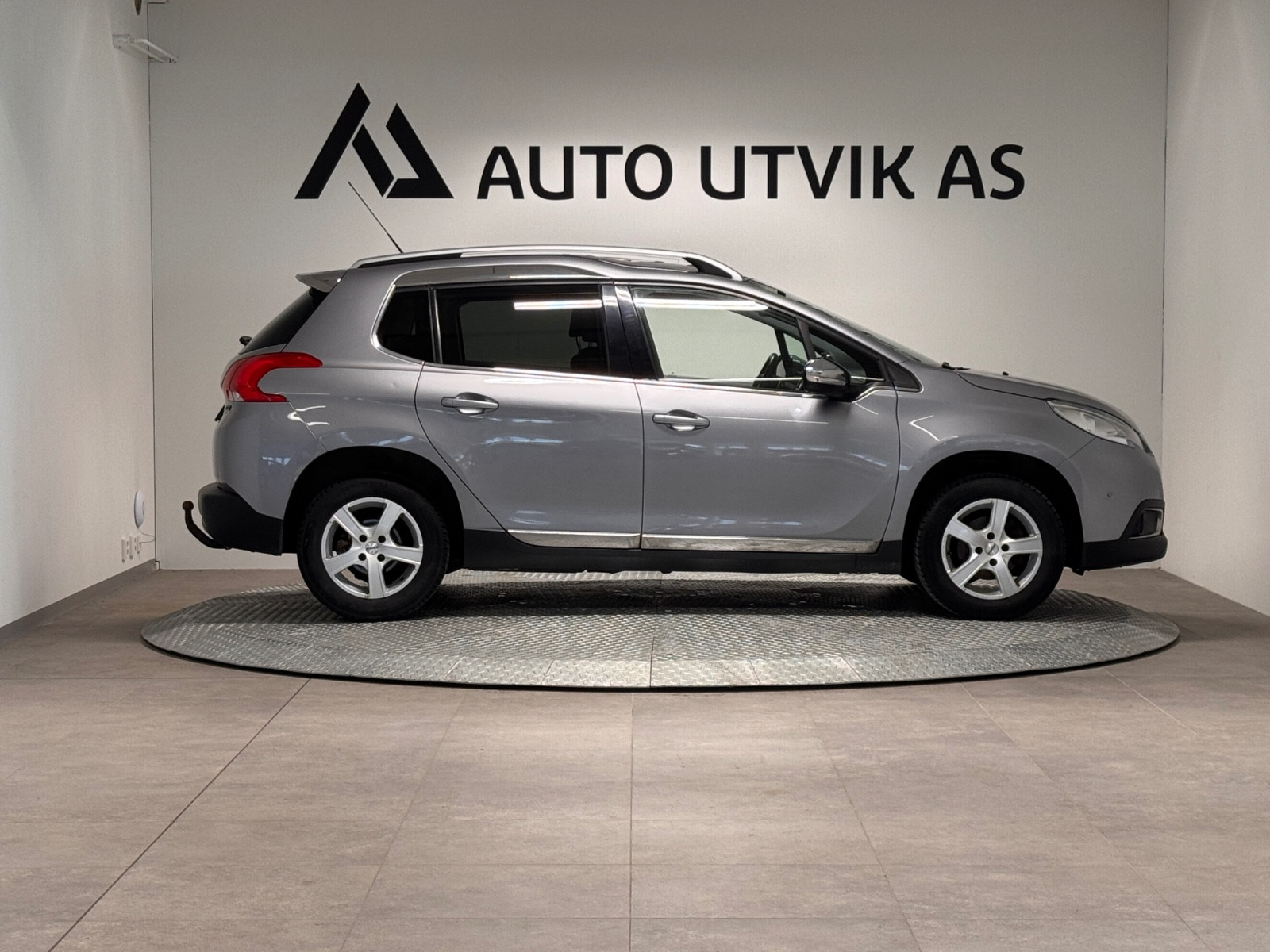 Peugeot 2008 1,6 HDI / 92HK / AUTOMAT / ALLURE / KROK 2