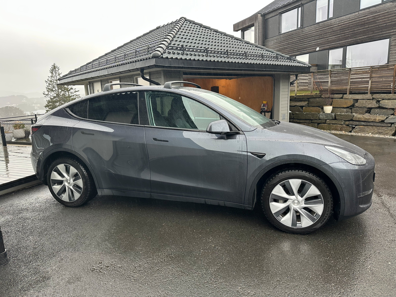 Tesla Model Y Long Range AWD AP/SvartSkinn/Hifi/Vinterpakke/Norsk/S+V 2