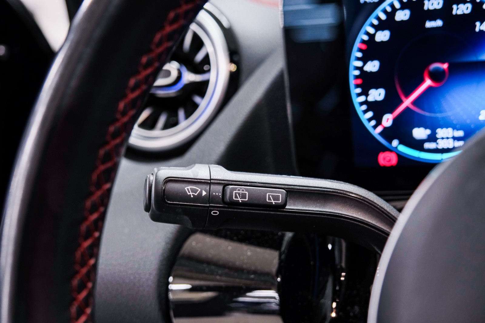 Bilde av Mercedes-Benz EQA