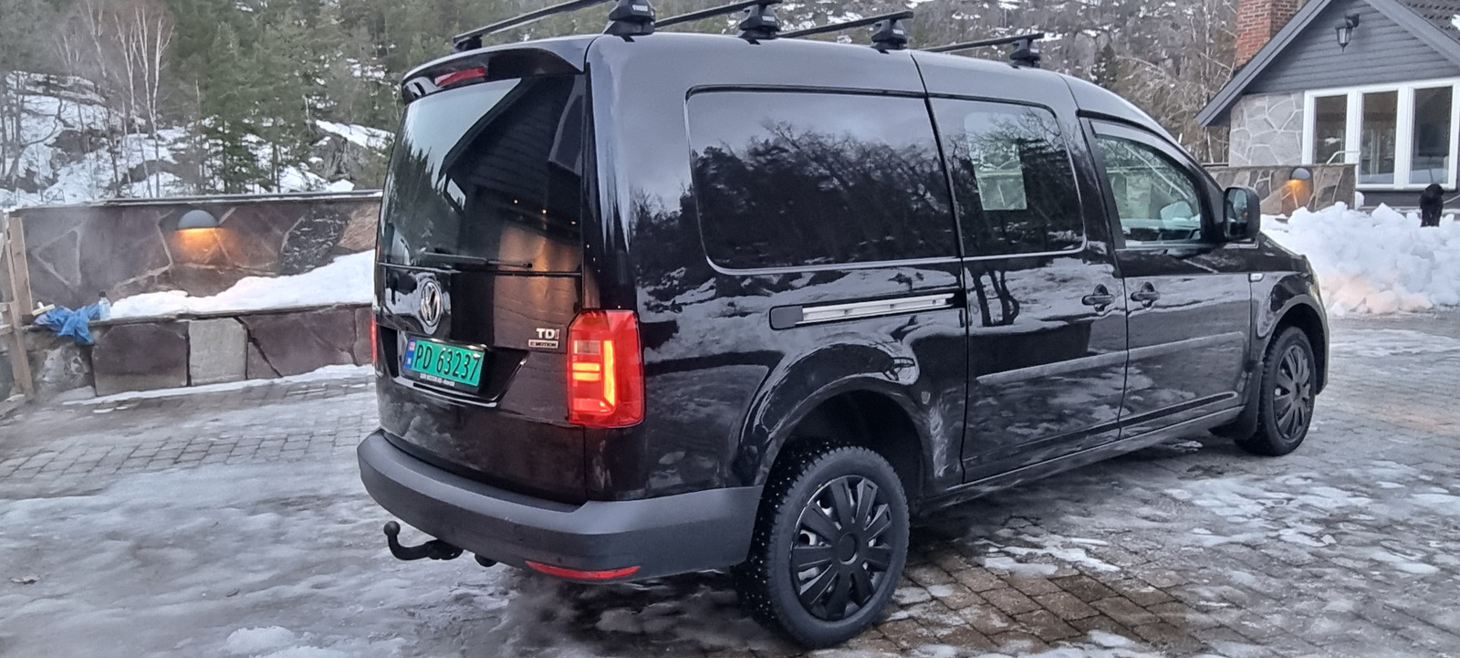 Volkswagen Caddy Maxi 2,0 TDI 122hk 4Motion. WEBASTO Kamra 2 Skyv 4 takstativ 2