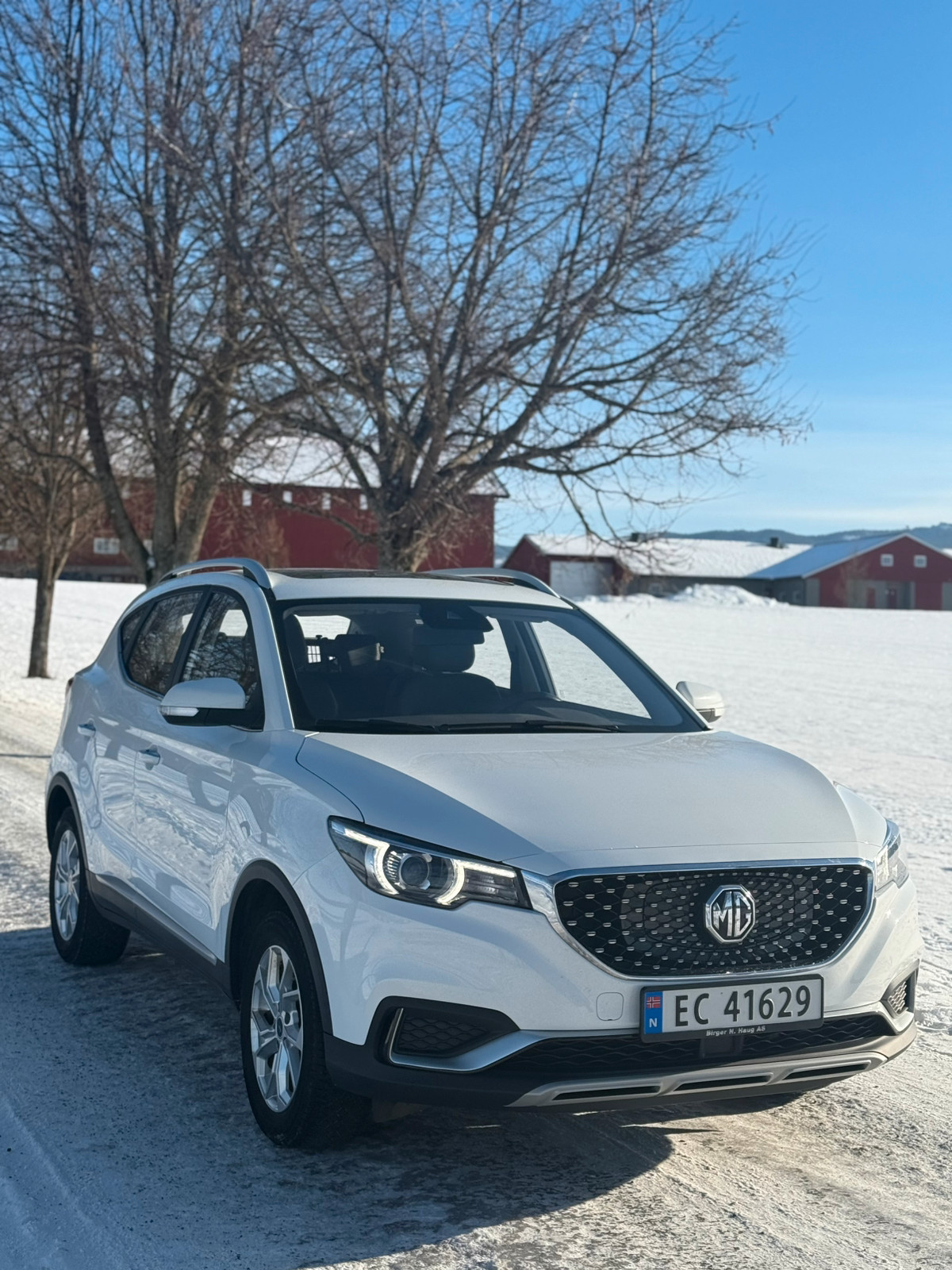 MG ZS EV Luxury 2
