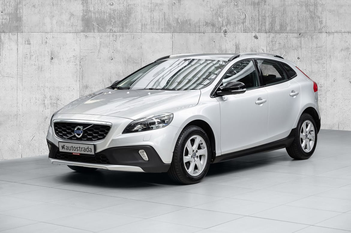 Volvo V40 Cross Country CRUISE/R.KAM/NAVI/LED 2015, 61 800 km, kr 189 000,-