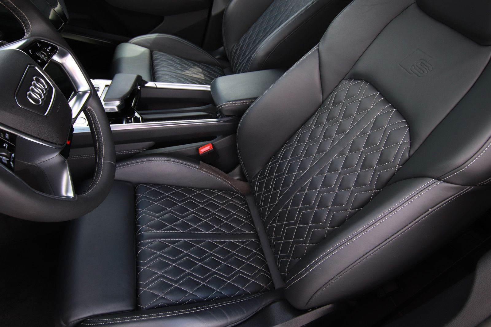Hovedbilde av Audi e-tron