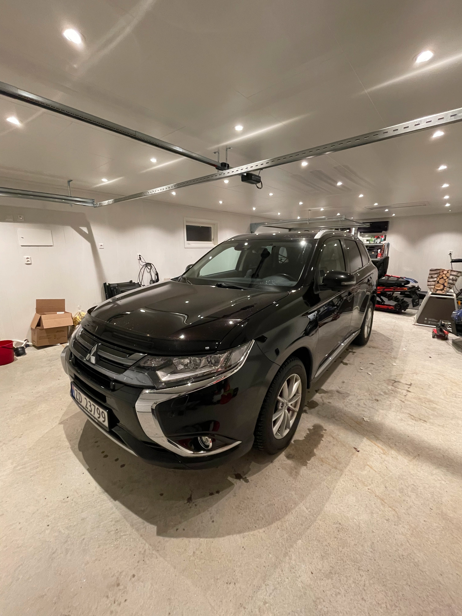 Mitsubishi Outlander Instyle+ 2,0 202hk 2