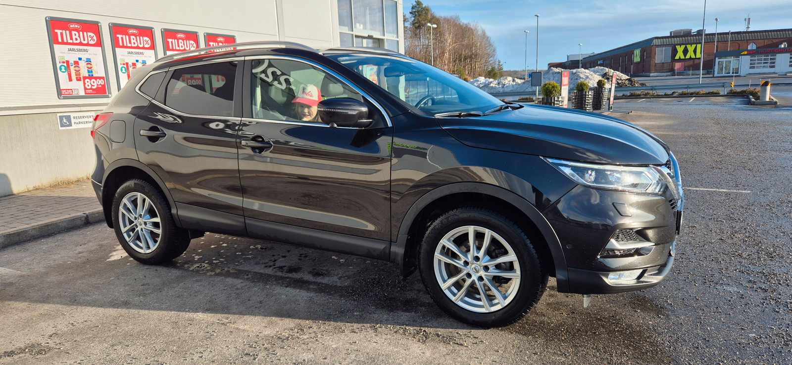 Nissan Qashqai 1,3 DIG-T 160 Tekna aut 2