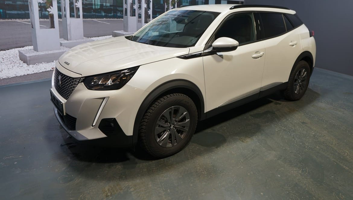 Peugeot e-2008 Allure 136hk