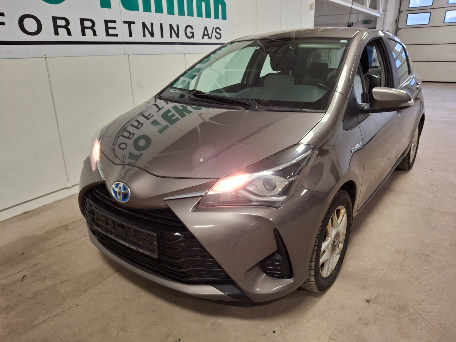Toyota Yaris HYBRID 1.5 135HK Automat/DAB/Kamera. 2