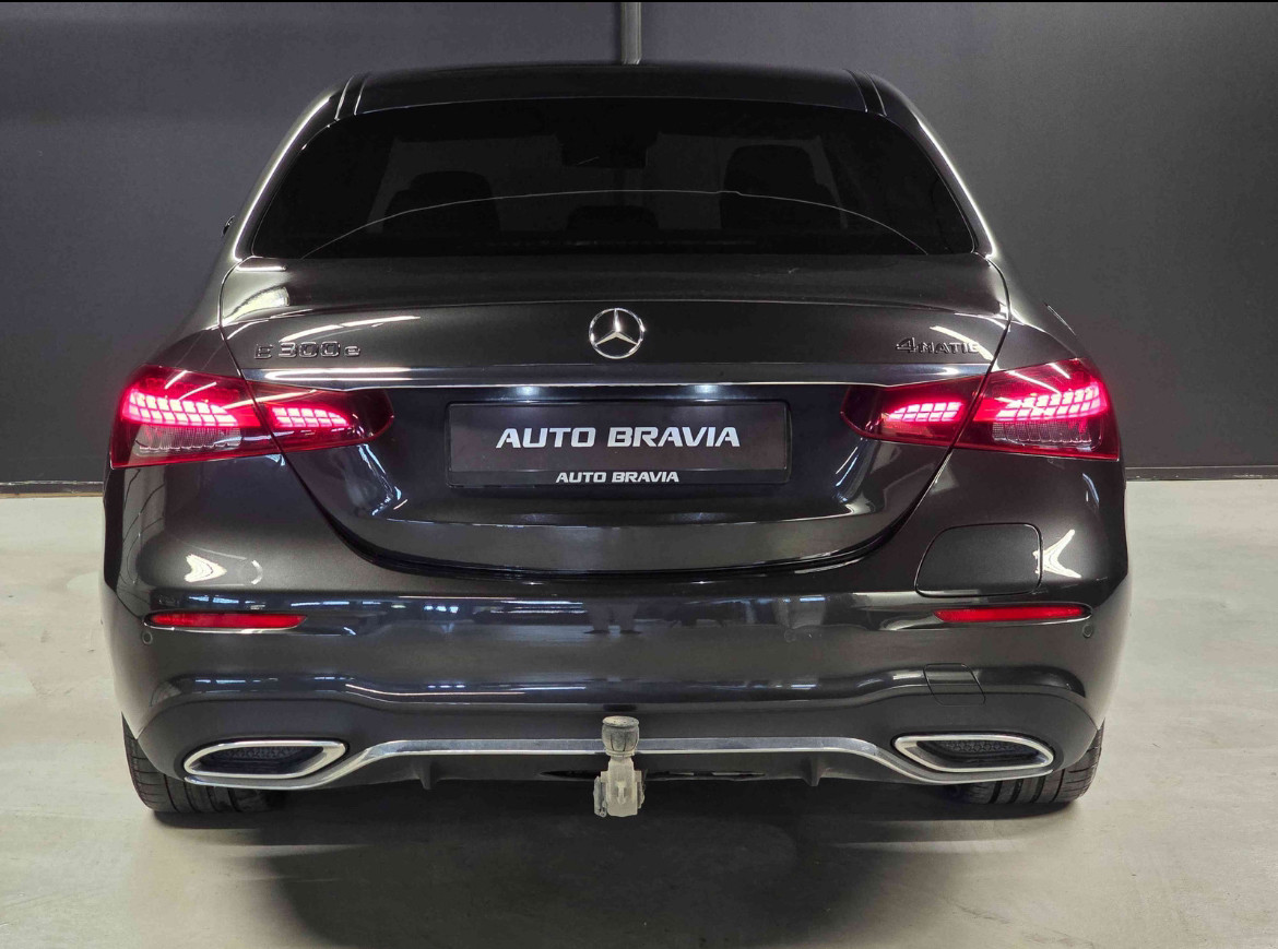 Mercedes-Benz E-Klasse E300e 4MATIC AMG Edition 3