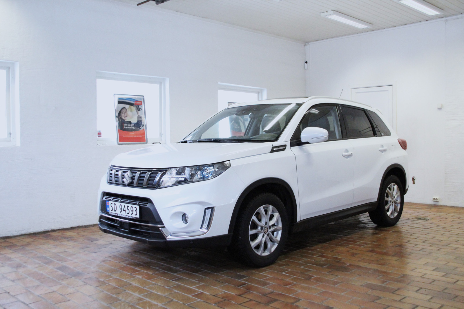 Suzuki Vitara 140HK ALLGRIP 4x4 AUTOMAT+PANO+KROK+SKINN+ACC+NAVI+KAM+ 2