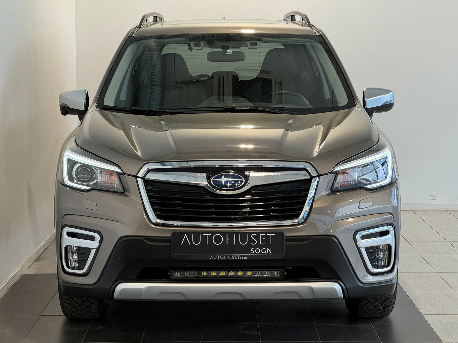 Subaru Forester Premium/Krok/Acc/Skinn/Soltak/Rkam/ 3