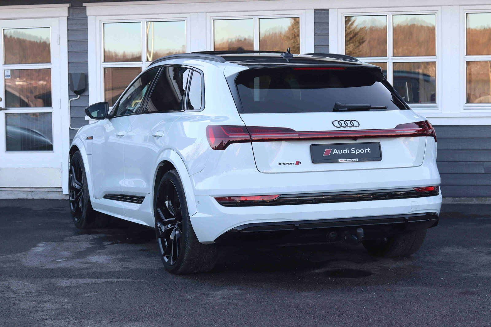 Hovedbilde av Audi e-tron