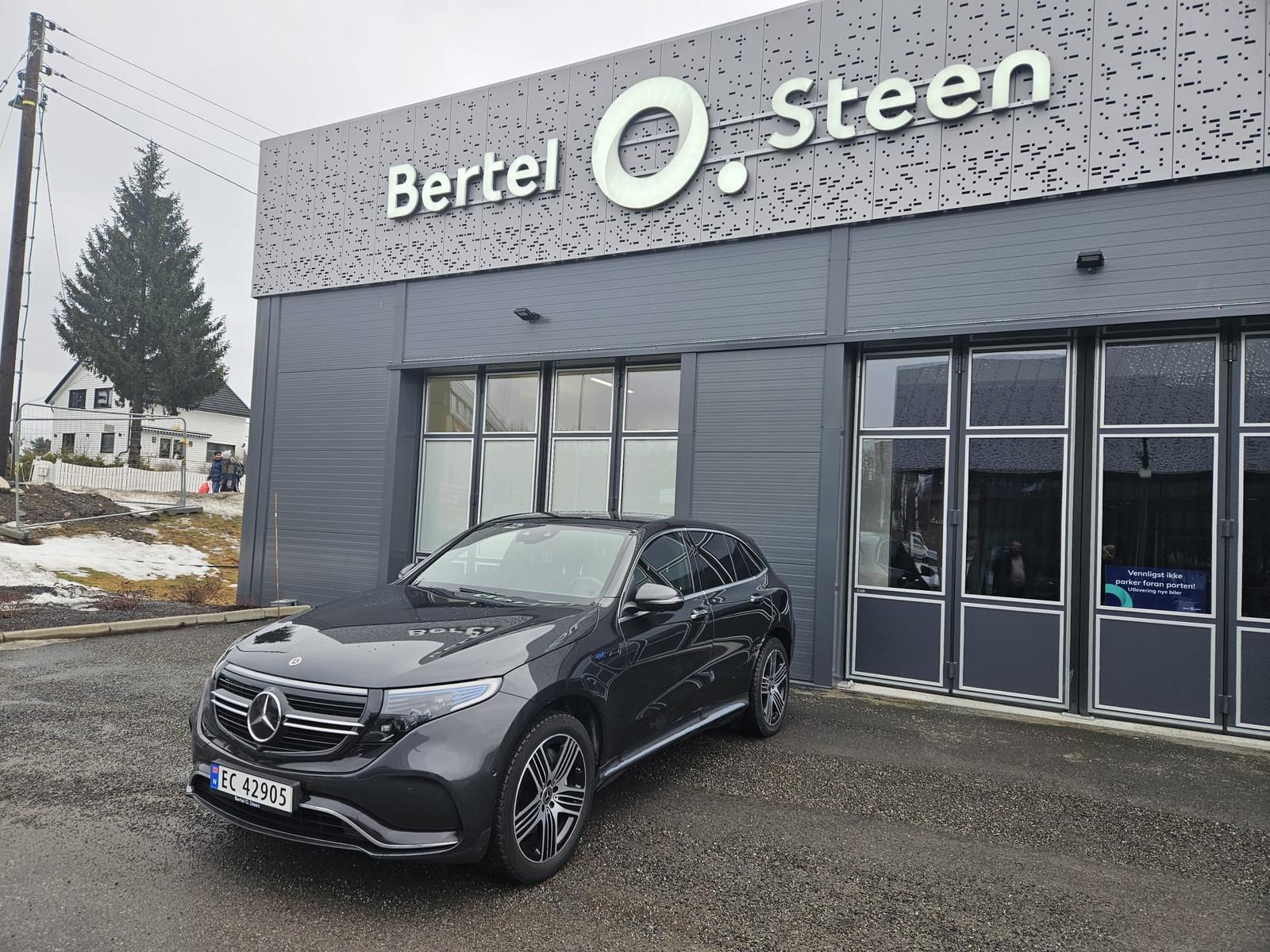 Mercedes-Benz EQC EQC 400 4MATIC AMG inn/utvendig 3