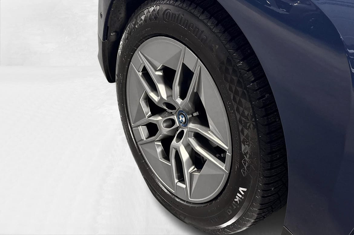 BMW iX xDrive 40 FullyCharged Hengerfeste, Panorama, LaserLys 2