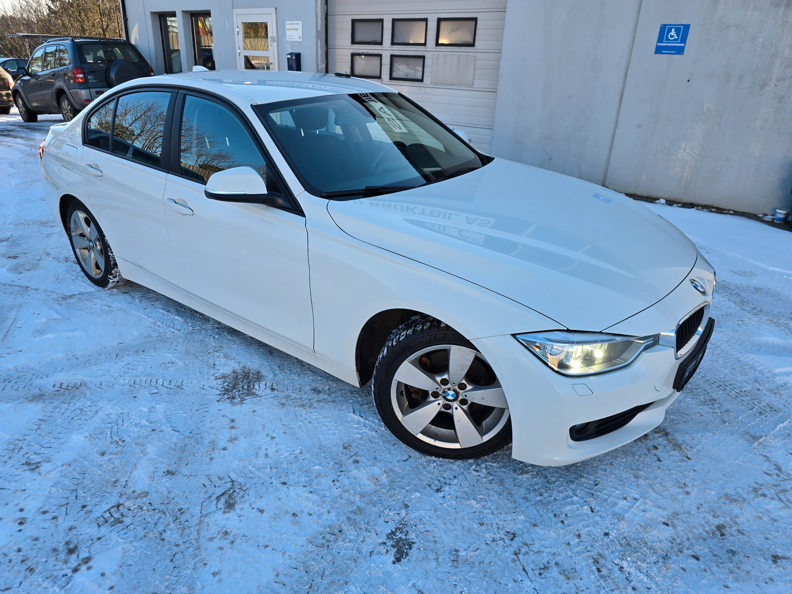 BMW 3-serie 1.6-136hk, 316i, automat, EU til 11.02.2027, Pen! 3