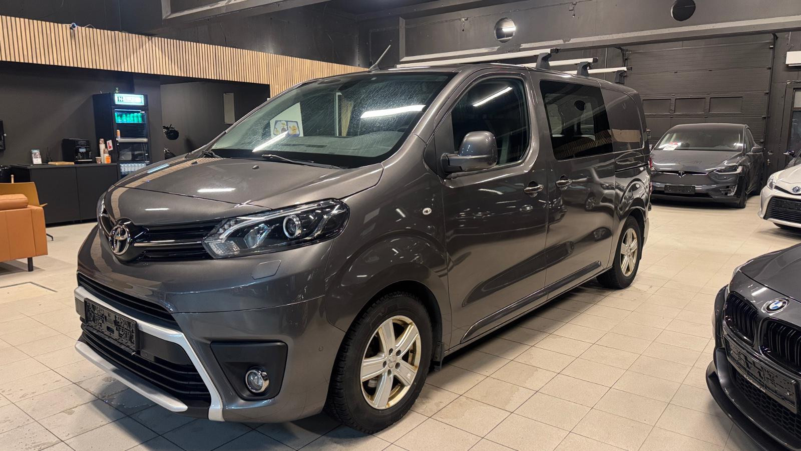 Toyota Proace AUTOMAT 177HK/ L2/ DAB/ EN EIER/ 2x skyvedører