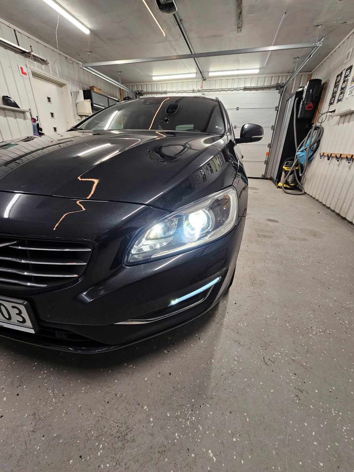 Volvo V60 D5 Summum Twin Engine 2