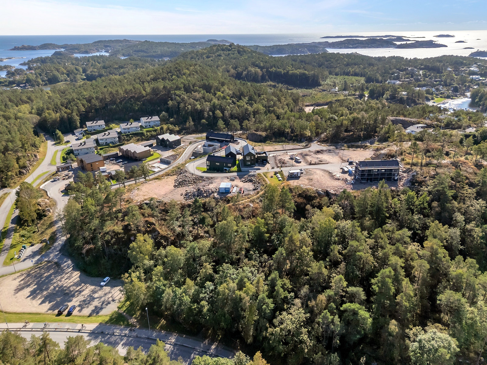 Image #6 Søgne/Åros - Enebolig med utleiedel og dobbel carport. Sjøutsikt-Solrikt. Nytt boligfelt mellom Åros og Kvernhusvannet