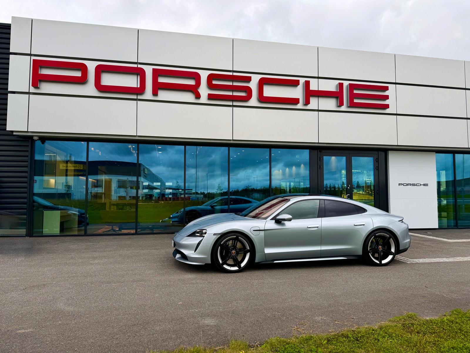 Brukt Porsche Taycan 