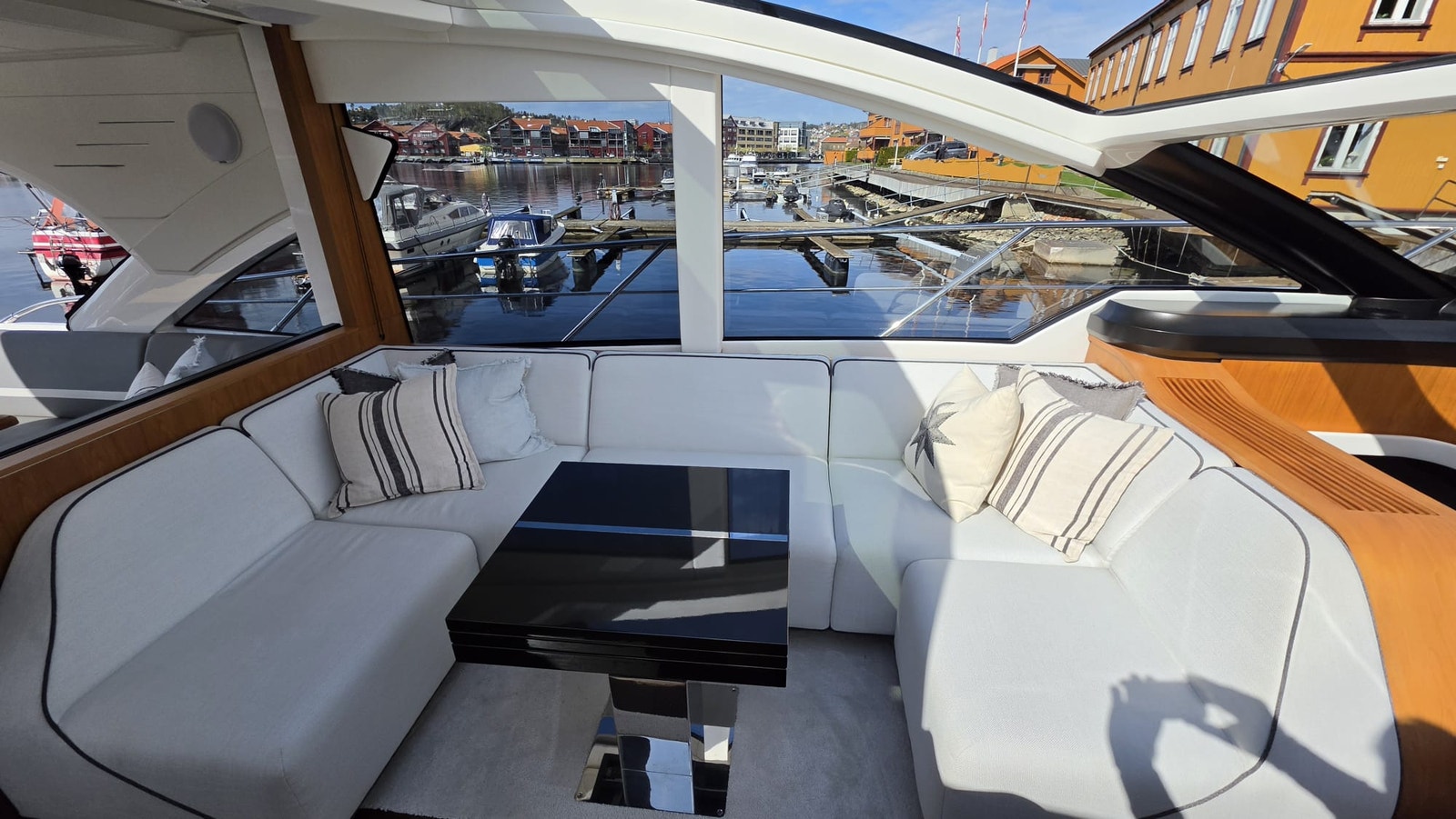 Sunseeker Predator 60 EVO