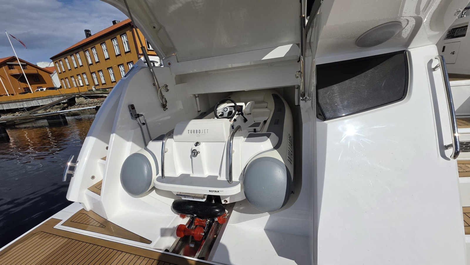 Sunseeker Predator 60 EVO