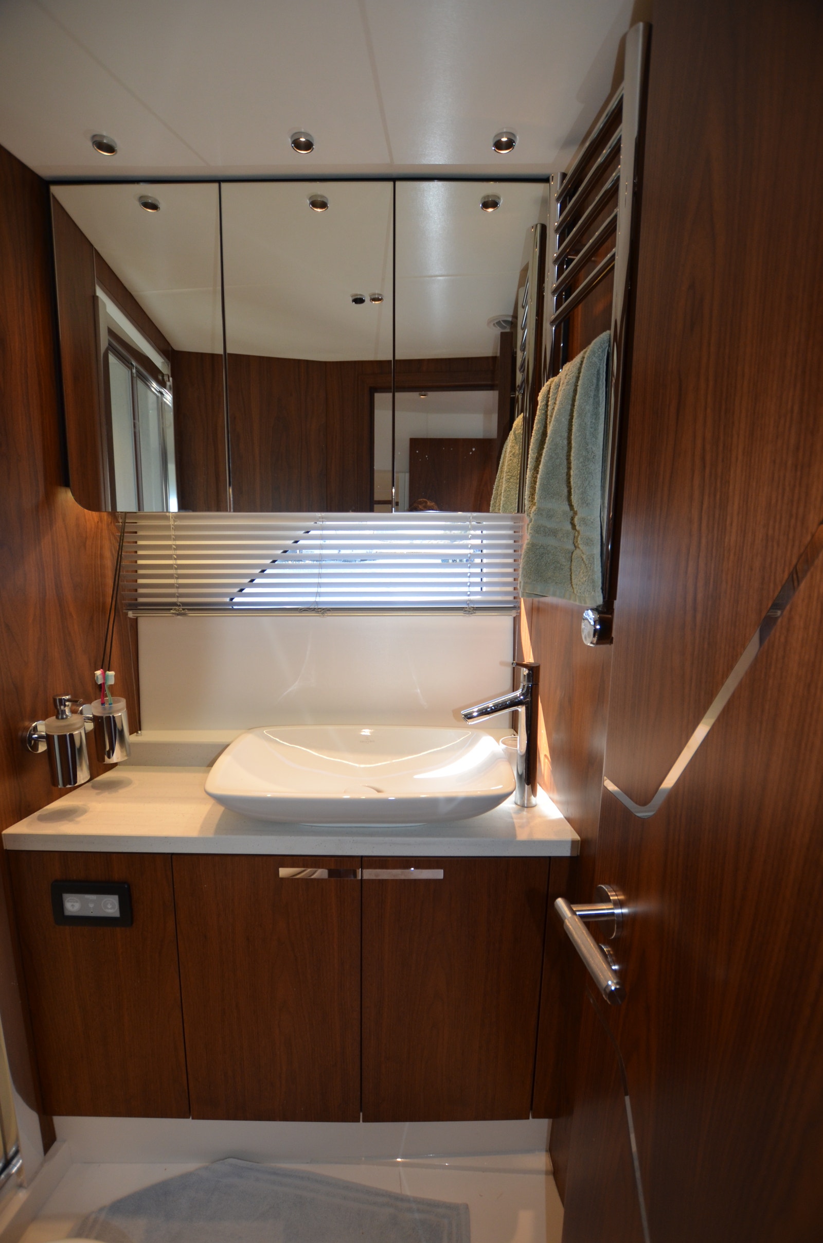 Sunseeker Predator 60 EVO