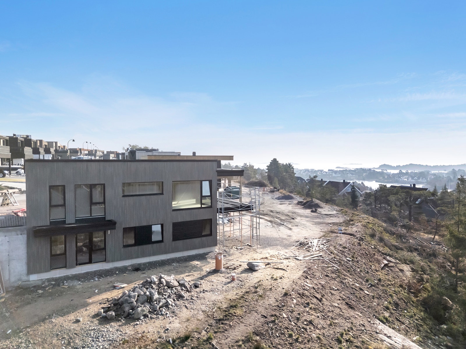 Image #1 Søgne/ Langenes - Innholdsrik enebolig med utsikt og mye sol - Mulighet for praktikantdel.