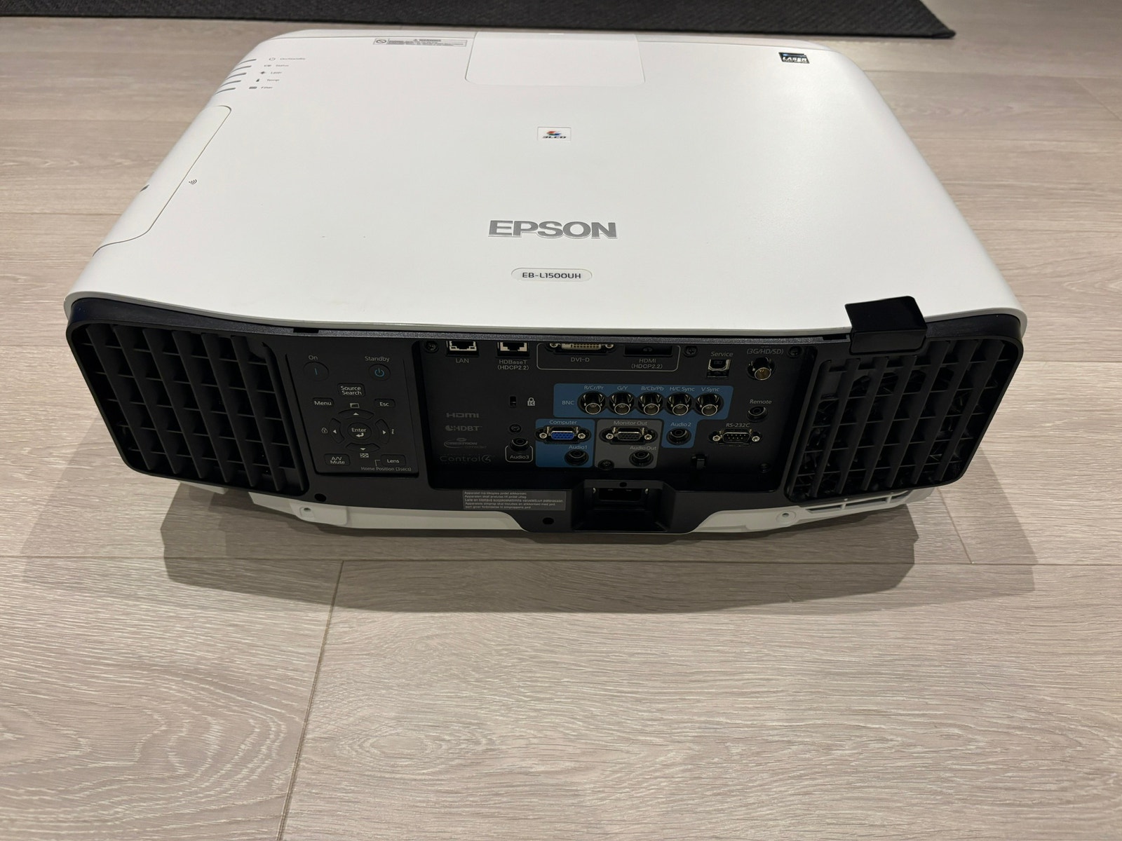Proff Epson EB-L1500UH | 12.000 lumen | Kun 4.534 timer | inkl