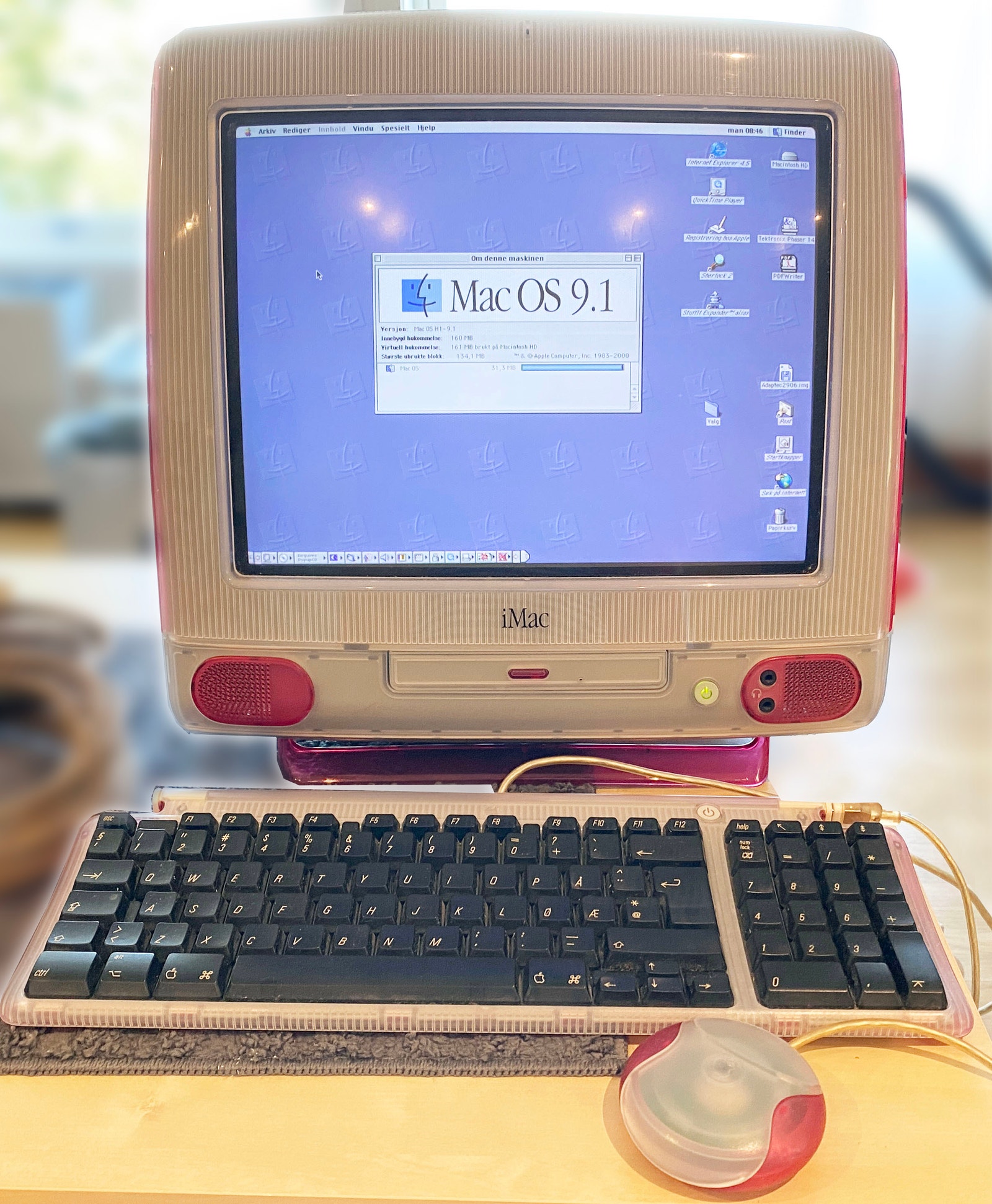 Apple iMac G3 All-in-One Desktop Computer Rød | FINN-torget