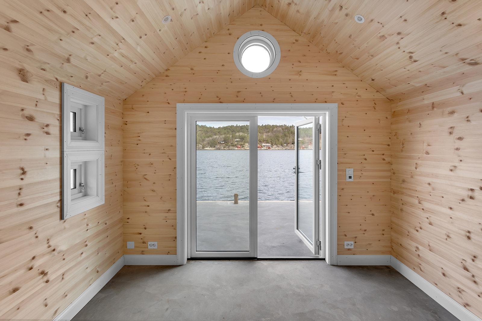 Image #12 VIGEBO mellom Søgne og Mandal - Ny idyllisk hytte/hus med strandlinje, ny brygge på 30 kvm og ny sjøbu.  Ferdig april 26