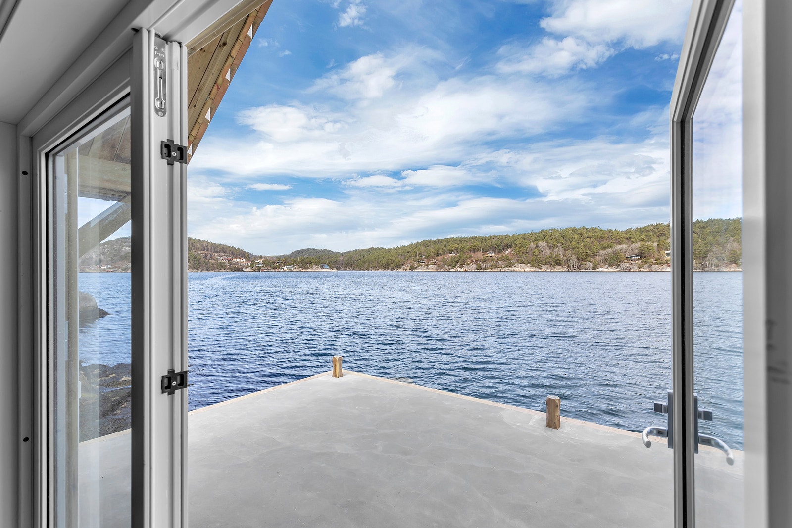 Image #11 VIGEBO mellom Søgne og Mandal - Ny idyllisk hytte/hus med strandlinje, ny brygge på 30 kvm og ny sjøbu.  Ferdig april 26