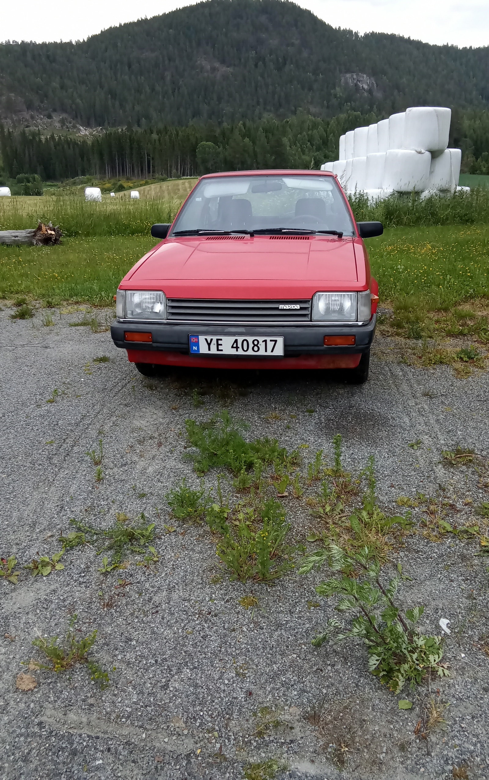 Mazda 323
