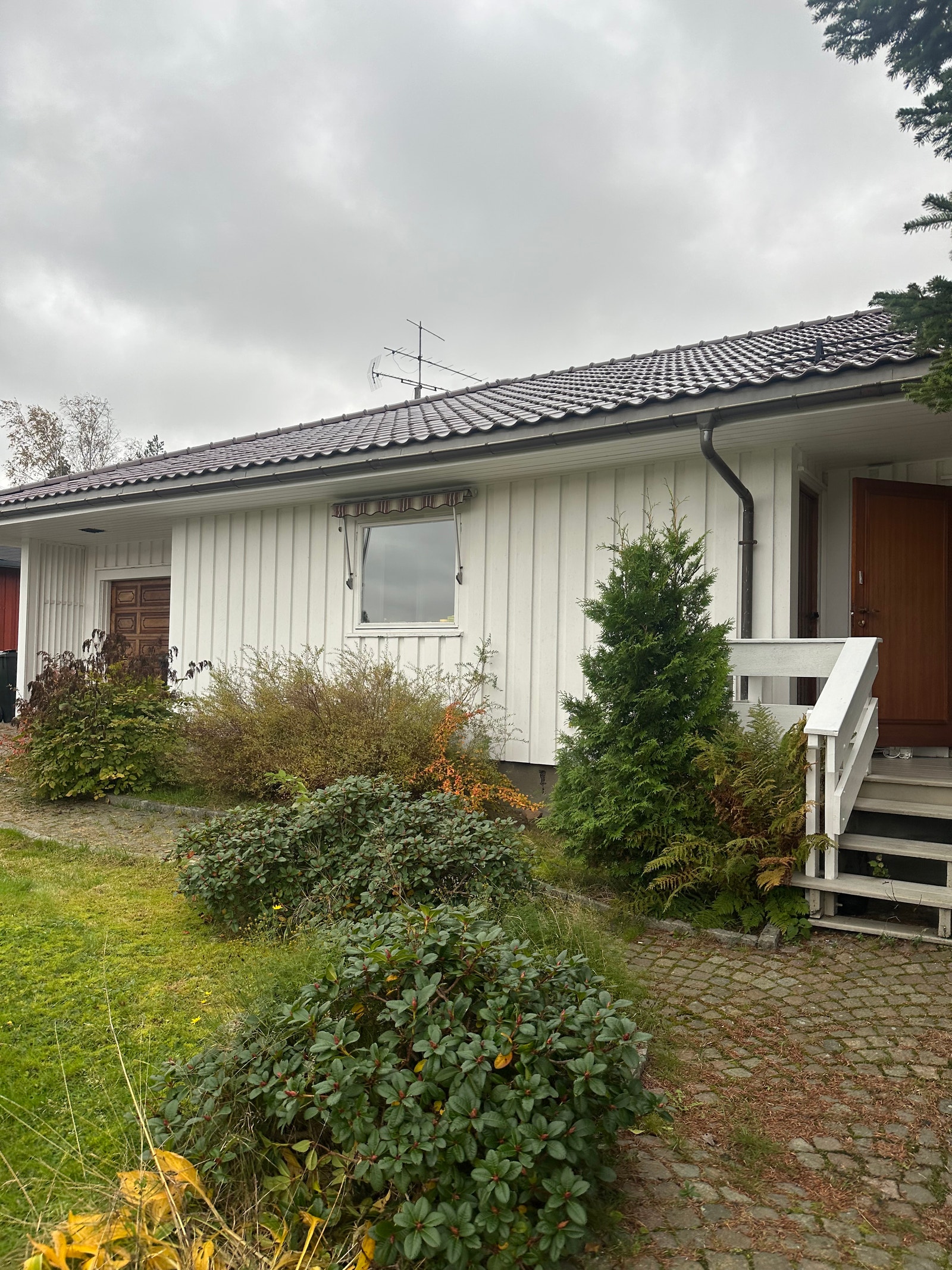 Privat Stor og moderne enebolig på Rolvsøy (231 m²) til leie – god standard, hage og parkering Kreklingveien 3, Rolvsøy 231 m² 24 900 kr Enebolig ∙ 4 s