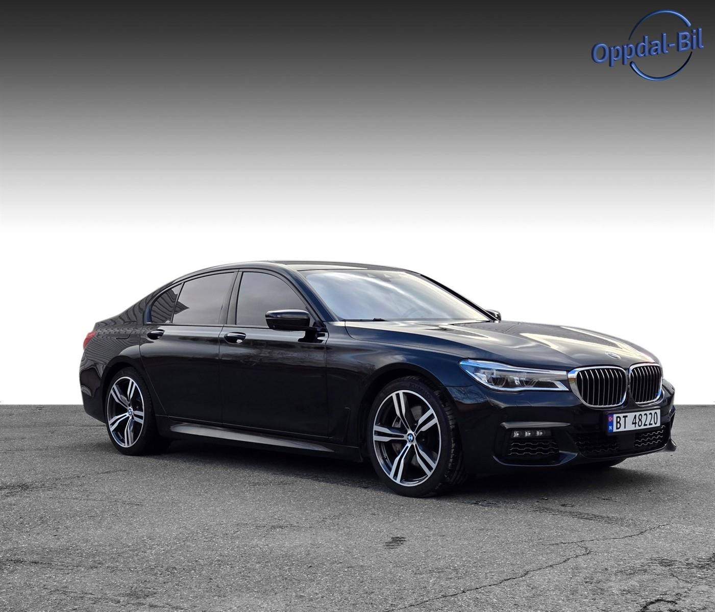 BMW 750i - Photo 2