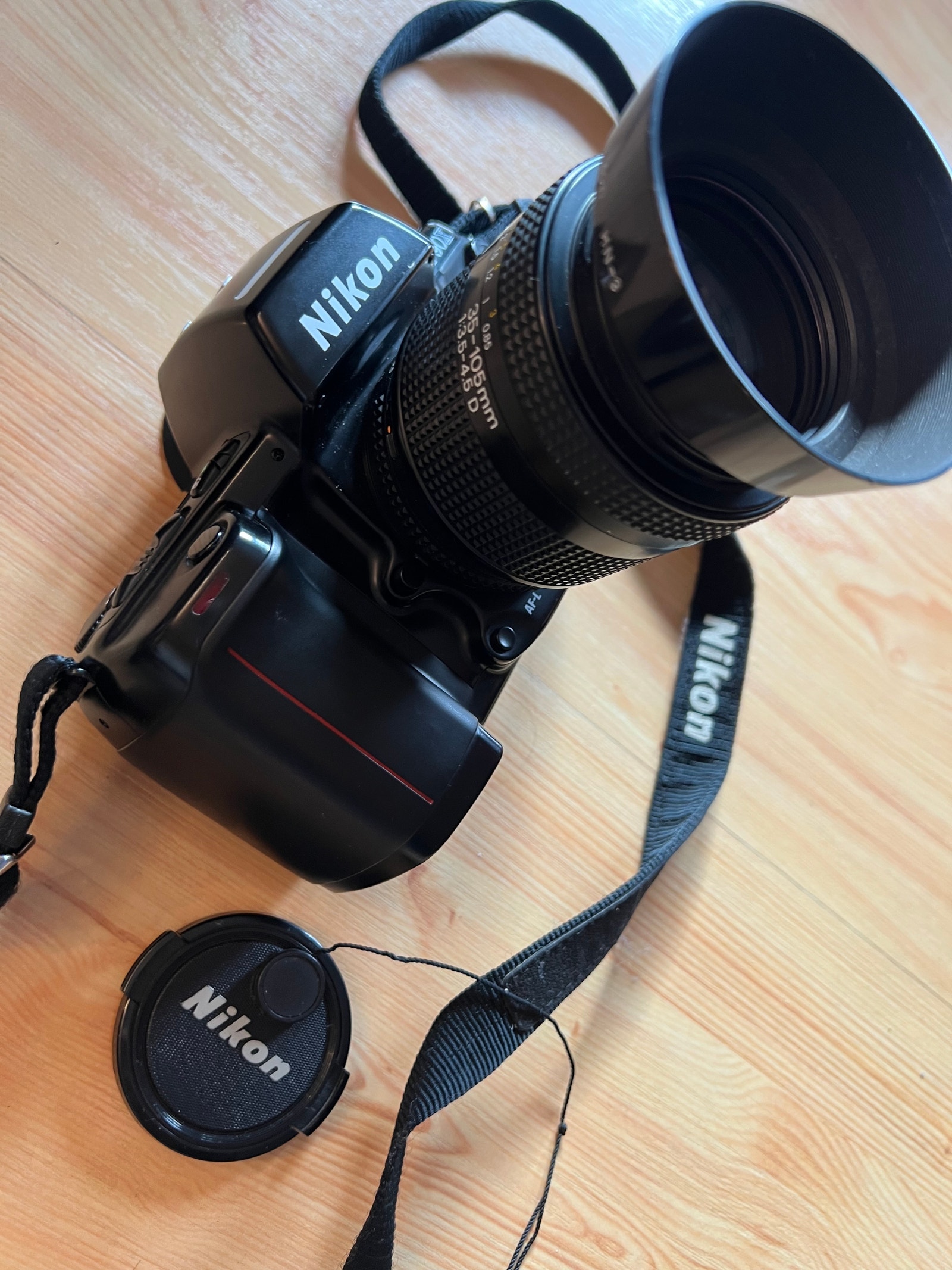 Nikon F90X med AF Nikkor 35–70mm f/3.3–4.5 | FINN-torget