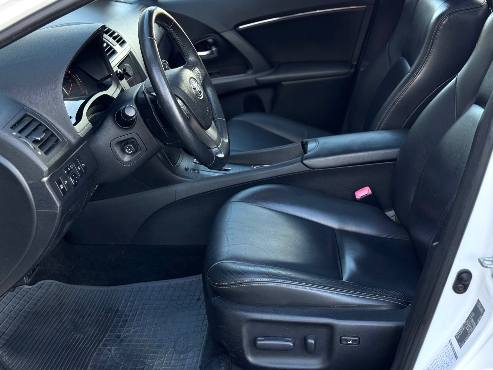 Hovedbilde av Toyota Avensis