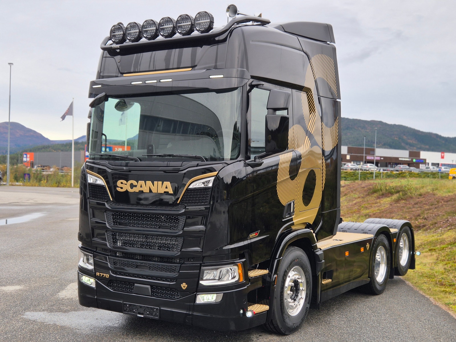 Turar-joy binosida sargish bilan jinsiy aloqa