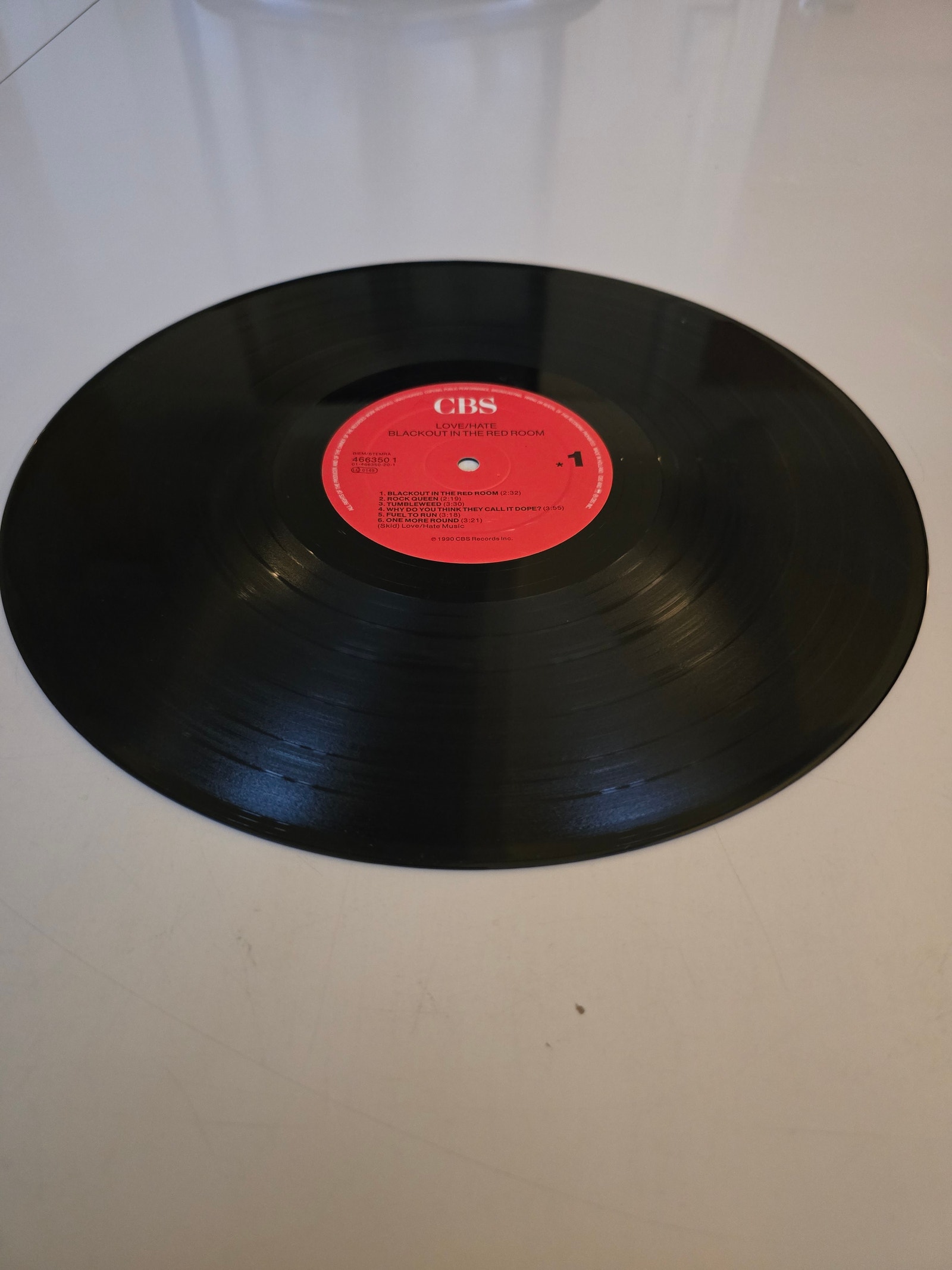 Love/Hate – Blackout In The Red Room | FINN-torget