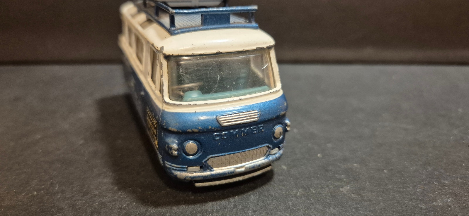 Corgi Toys Commer Bus 2500 series, filmbuss | FINN-torget