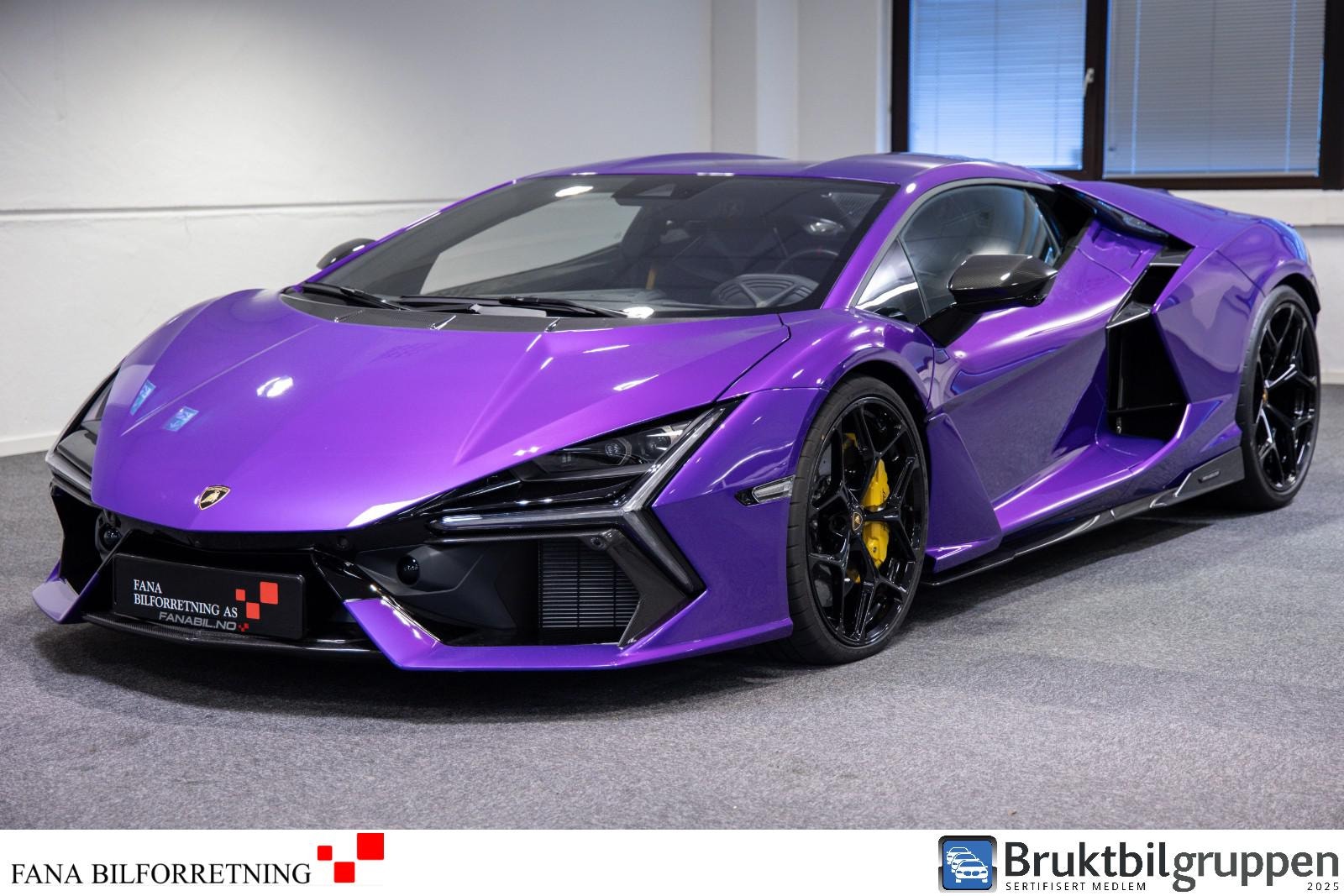 Lamborghini Revuelto