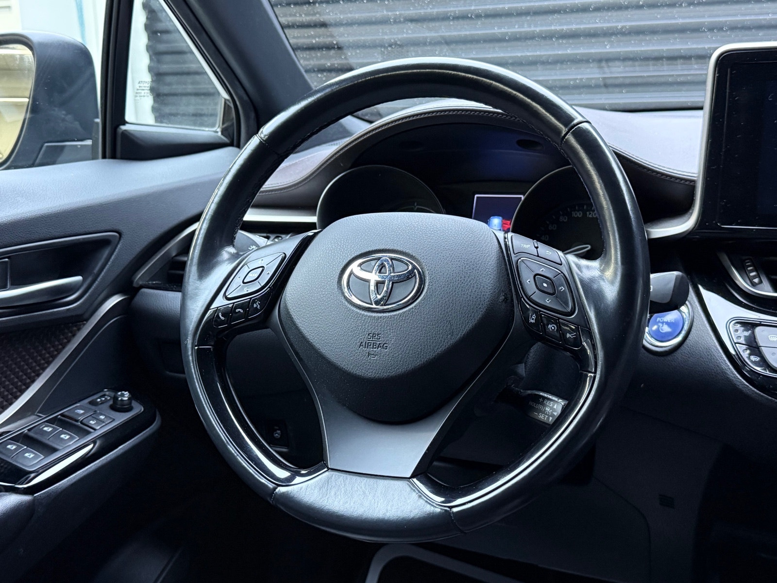 Hovedbilde av Toyota C-HR