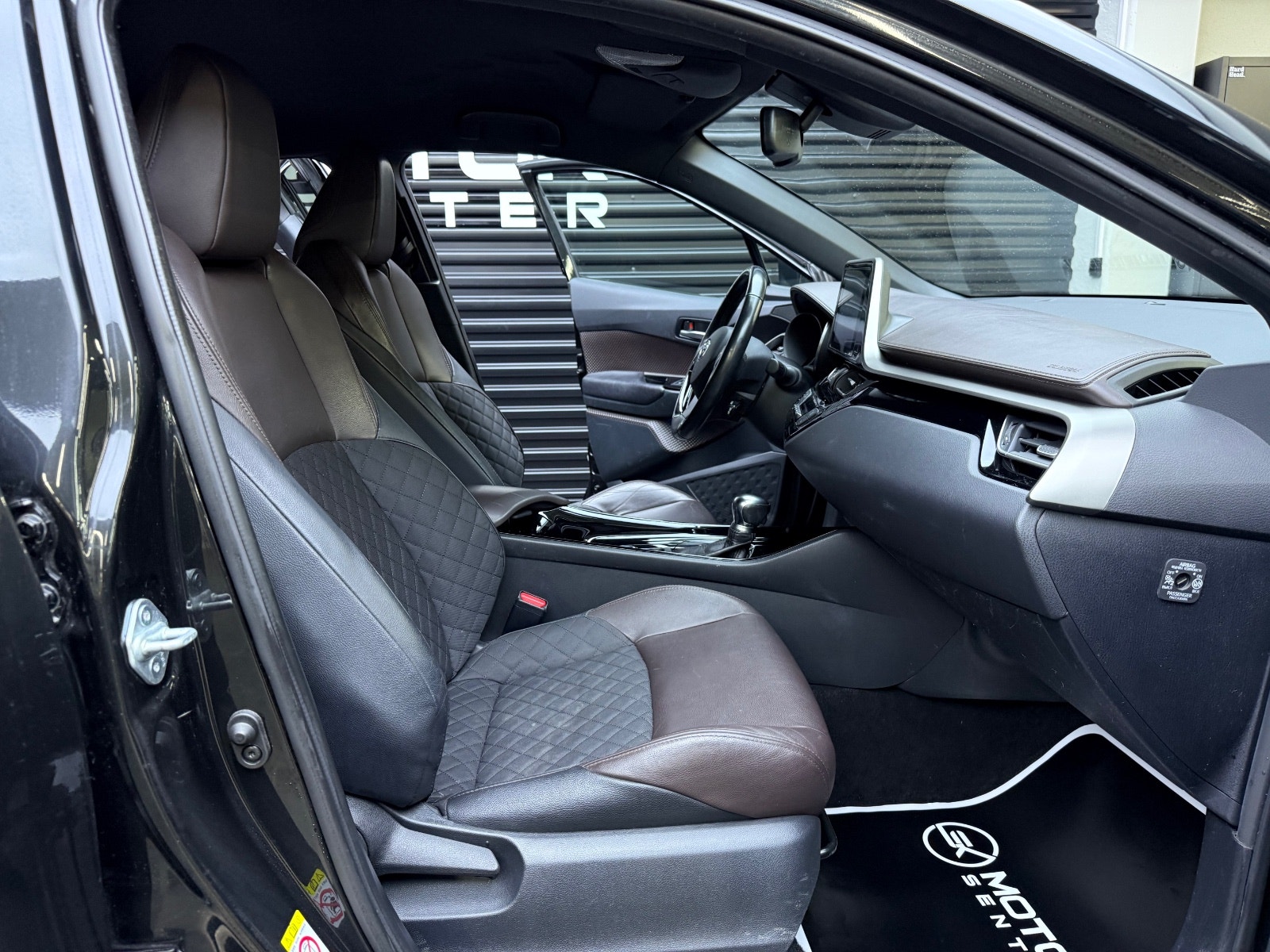 Hovedbilde av Toyota C-HR