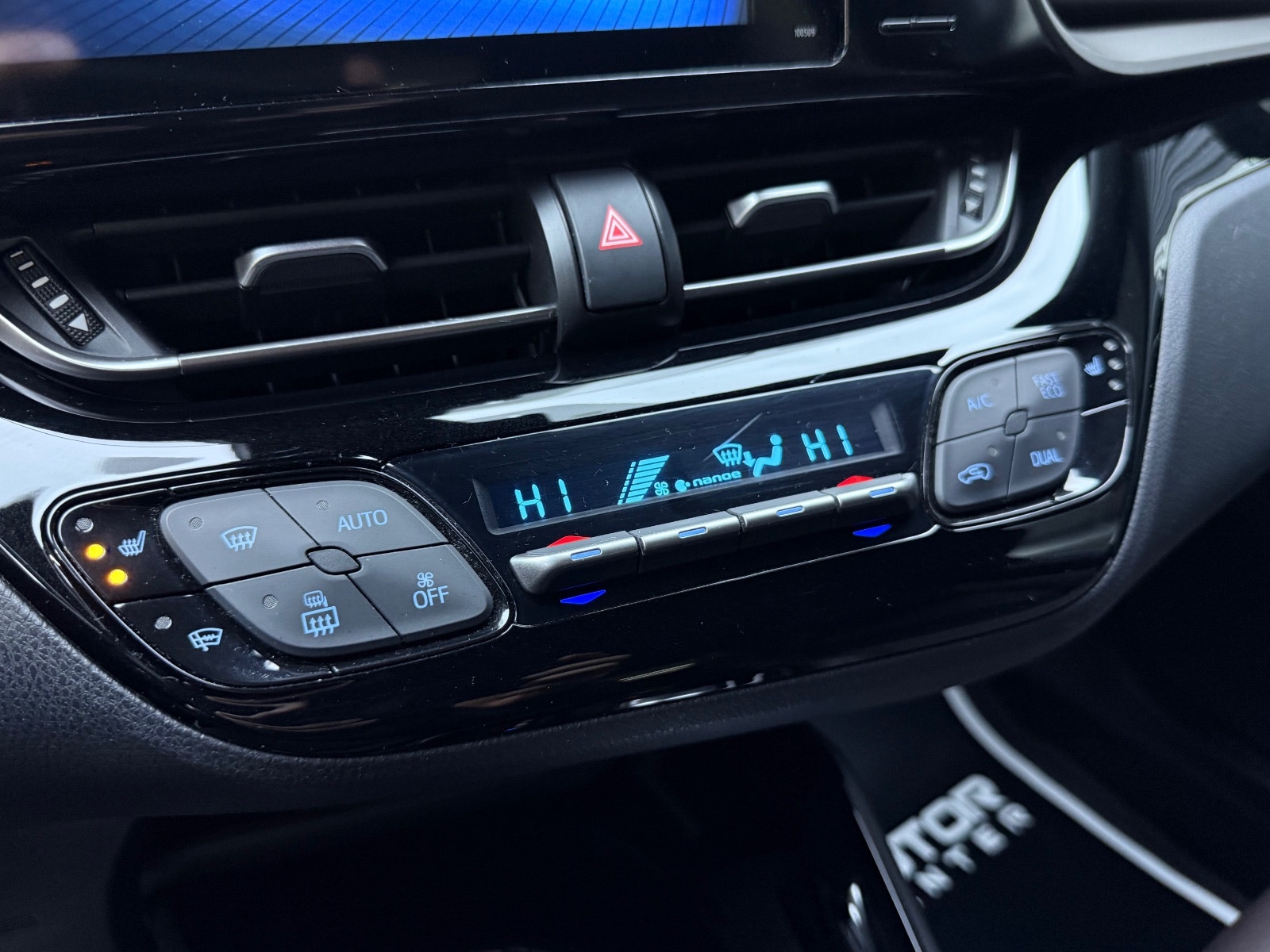 Hovedbilde av Toyota C-HR