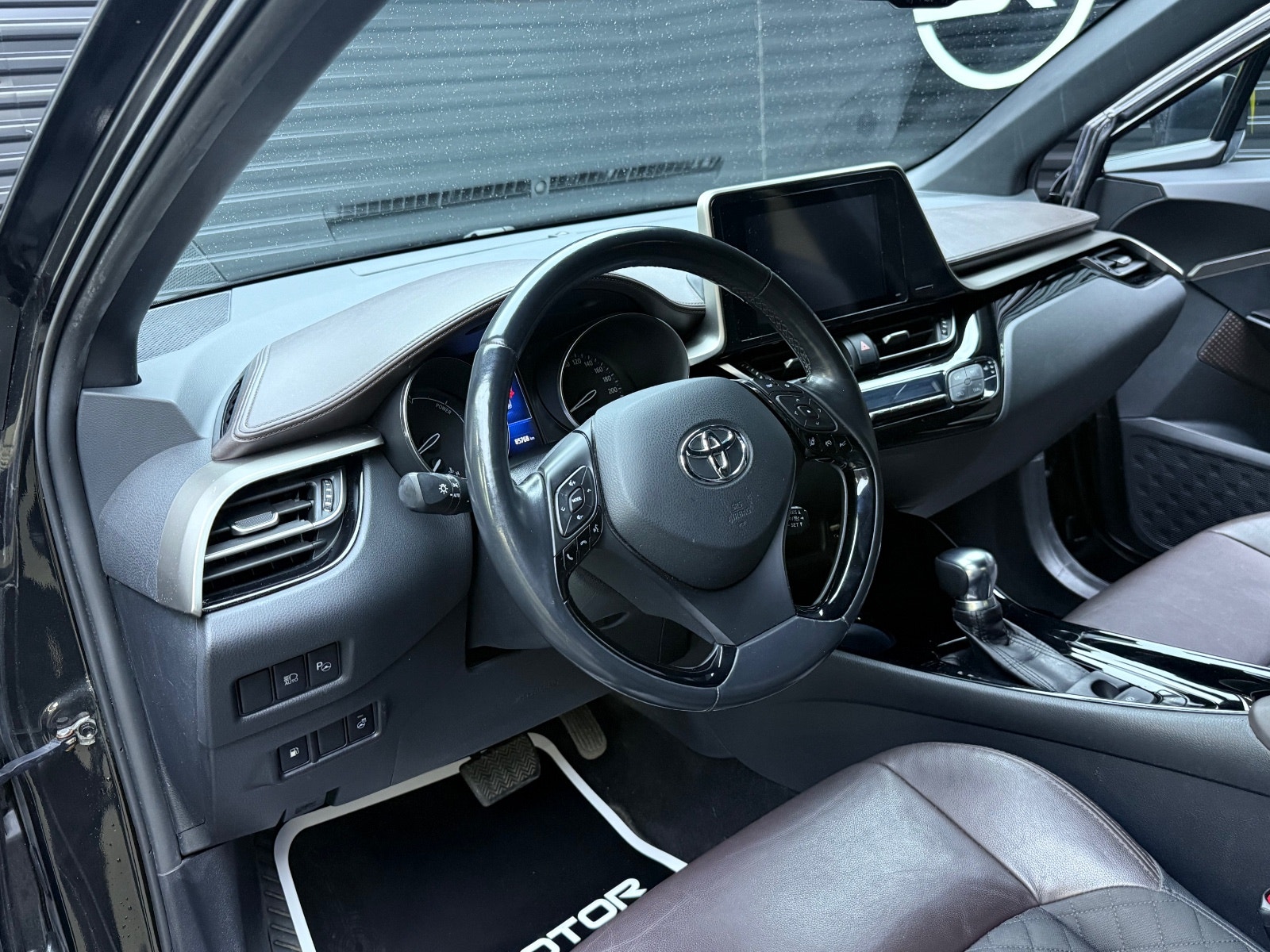 Hovedbilde av Toyota C-HR