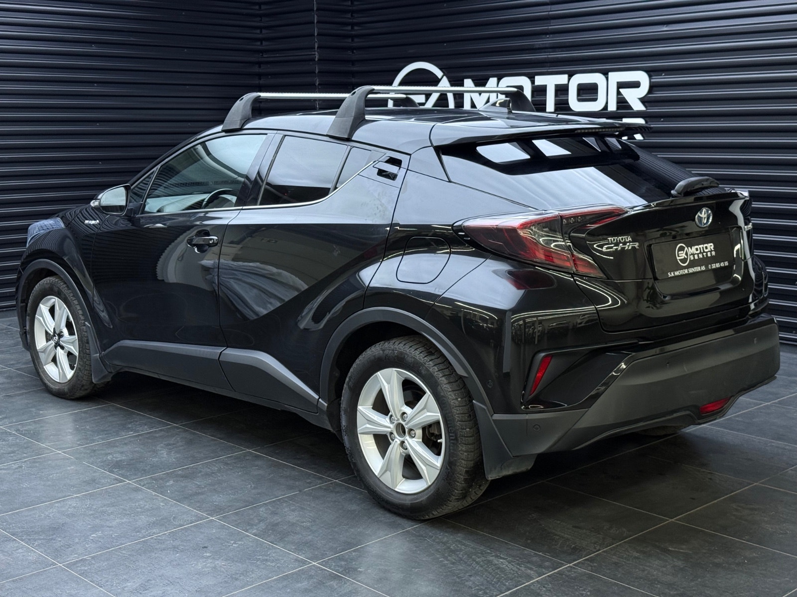 Hovedbilde av Toyota C-HR